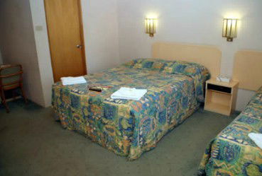 Oasis By The Lake - Accommodation Port Hedland 1