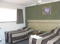 Hanging Rock Family Motel - Accommodation Port Hedland 1