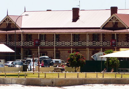 Tumby Bay Hotel And Seafront Apartments - Accommodation Port Hedland 2