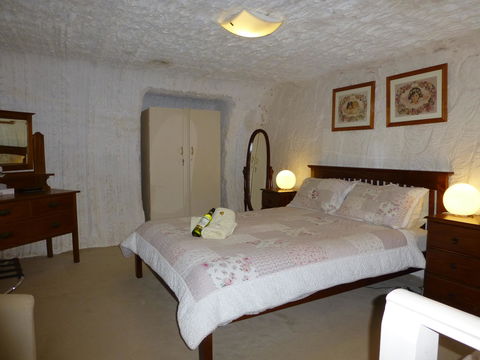 Underground Bed And Breakfast - Accommodation Port Hedland 0