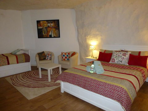 Underground Bed And Breakfast - Accommodation Port Hedland 2