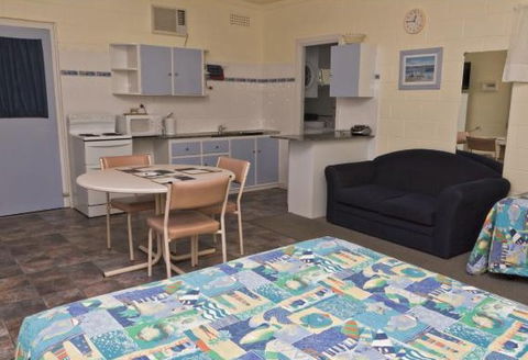 Modra's Apartments Tumby Bay - Accommodation Port Hedland 5