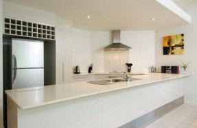 Cairns Beachfront Apartment - Accommodation Port Hedland 1