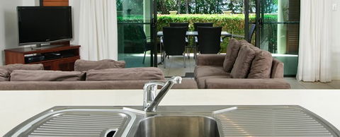 Cairns Beachfront Apartment - Accommodation Port Hedland 4