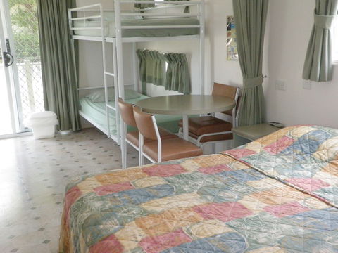 Emerald Cabin And Caravan Village - Accommodation Port Hedland 3