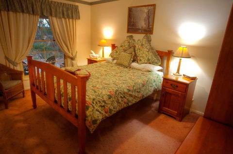 Honeysuckle Cottages And The Rocks Restaurant - Accommodation Port Hedland 5