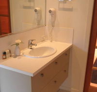 Ravensbourne Escape Silverwood Lodge - Accommodation Port Hedland