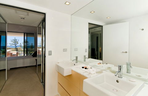Ambience On Burleigh Beach - Accommodation Port Hedland 7