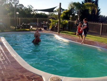 Pemberton Farm Chalets - Accommodation Port Hedland 2
