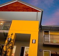 Champion Lakes Accommodation Waterside