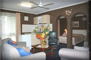 Paradise Holiday Apartments Villas - Accommodation Port Hedland 0