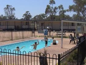 Lake Leslie Tourist Park - Accommodation Port Hedland 0
