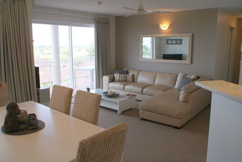 Beachside Resort - Kawana Waters - Accommodation Port Hedland 8