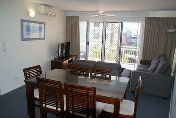 Beachside Resort - Kawana Waters - Accommodation Port Hedland 18