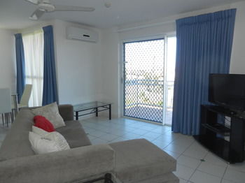 Beachside Resort - Kawana Waters - Accommodation Port Hedland 31