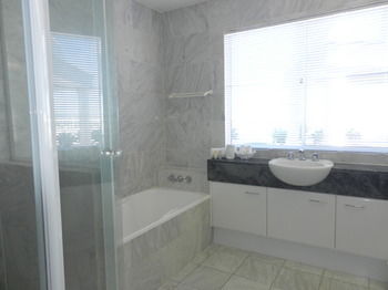 Beachside Resort - Kawana Waters - Accommodation Port Hedland 37