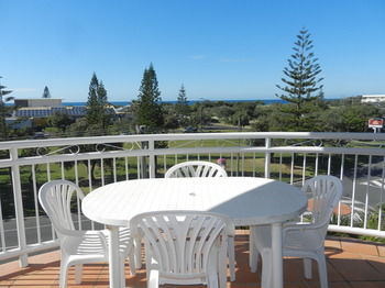 Beachside Resort - Kawana Waters - Accommodation Port Hedland 39