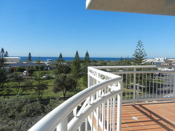 Beachside Resort - Kawana Waters - Accommodation Port Hedland 42
