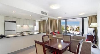 OVR Caloundra - Accommodation Port Hedland 10