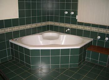 Madison's Mountain Retreat - Accommodation Port Hedland 0