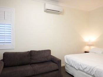 Naughtons Parkville Hotel - Accommodation Port Hedland 1