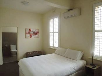 Naughtons Parkville Hotel - Accommodation Port Hedland 2