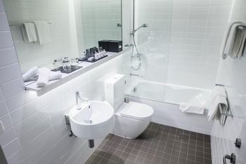 ADGE Boutique Apartment Hotel - Accommodation Port Hedland 13