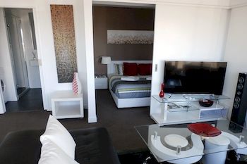 Aura On Flinders Serviced Apartments - Accommodation Port Hedland 3