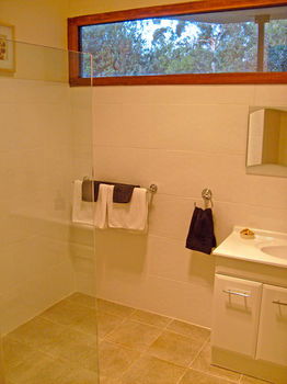 Valley Farm Vineyard Cottages - Accommodation Port Hedland 12