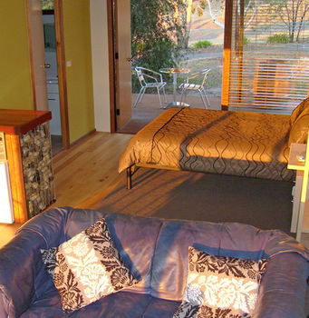 Valley Farm Vineyard Cottages - Accommodation Port Hedland 14