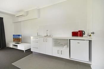 Cooroy Luxury Motel Apartments Noosa - Accommodation Port Hedland 14