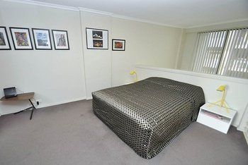 Darlinghurst 403 Pop Furnished Apartment - Accommodation Port Hedland 2