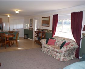Eloura Luxury Self-Contained Bed & Breakfast Accommodation - Accommodation Port Hedland 2