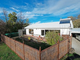 Sandy Bay Chalet - Accommodation Port Hedland 1