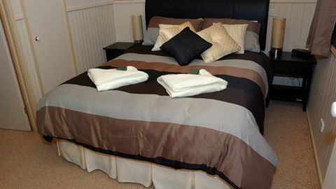 Alpine Country Cottages: Studio 3 - Accommodation Port Hedland 0