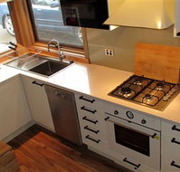 Wallace's - Crystal Creek Chalet 1 - Accommodation Port Hedland