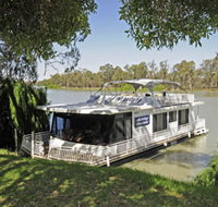 Boats and Bedzzz - The Murray Dream self-contained moored Houseboat - Accommodation Port Hedland