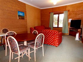 Mud Hut Motel - Accommodation Port Hedland 2