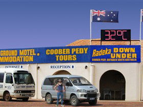 Radeka Downunder Underground Motel And Backpacker Inn - Accommodation Port Hedland 0