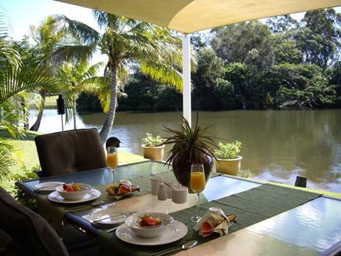Alexander Lakeside Bed & Breakfast - Accommodation Port Hedland 0