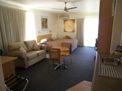 Aston Hill Motor Lodge - Accommodation Port Hedland 3