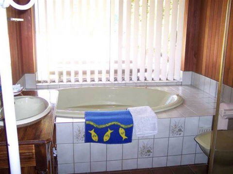 Bott's Beach Retreat - Accommodation Port Hedland 3