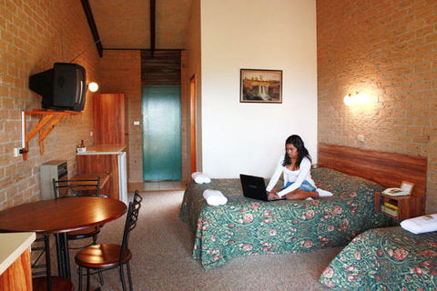 Lookout Motor Inn - Accommodation Port Hedland 0