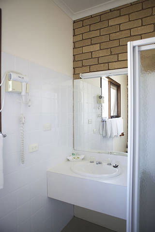 Tudor House Motel - Accommodation Port Hedland 2