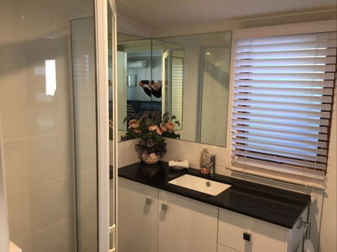 Apartments On-The-Park: The Studio - Accommodation Port Hedland 12