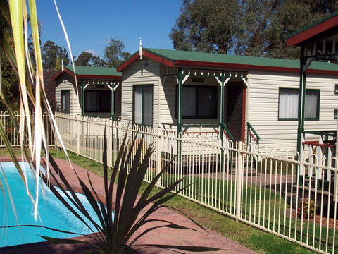 Parkes Country Cabins - Accommodation Port Hedland 1