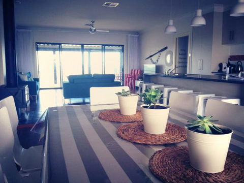 Vintage Oar Holiday House - Accommodation Port Hedland 1