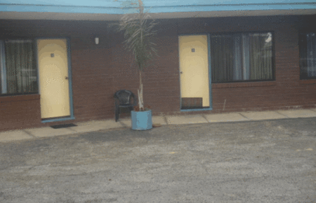 Rainbow Motor Lodge Pot Of Gold - Accommodation Port Hedland 1