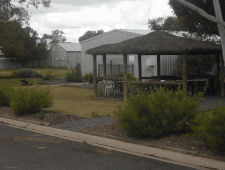 Rainbow Motor Lodge Pot Of Gold - Accommodation Port Hedland 2