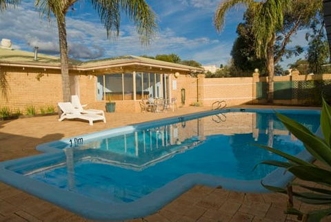 Albion Hotel - Accommodation Port Hedland 0